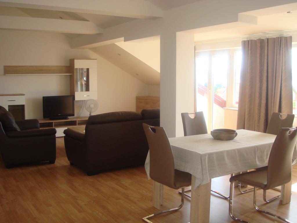Apartments Jelicic Селце Екстер'єр фото