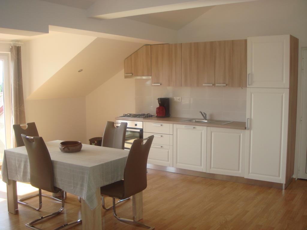 Apartments Jelicic Селце Екстер'єр фото